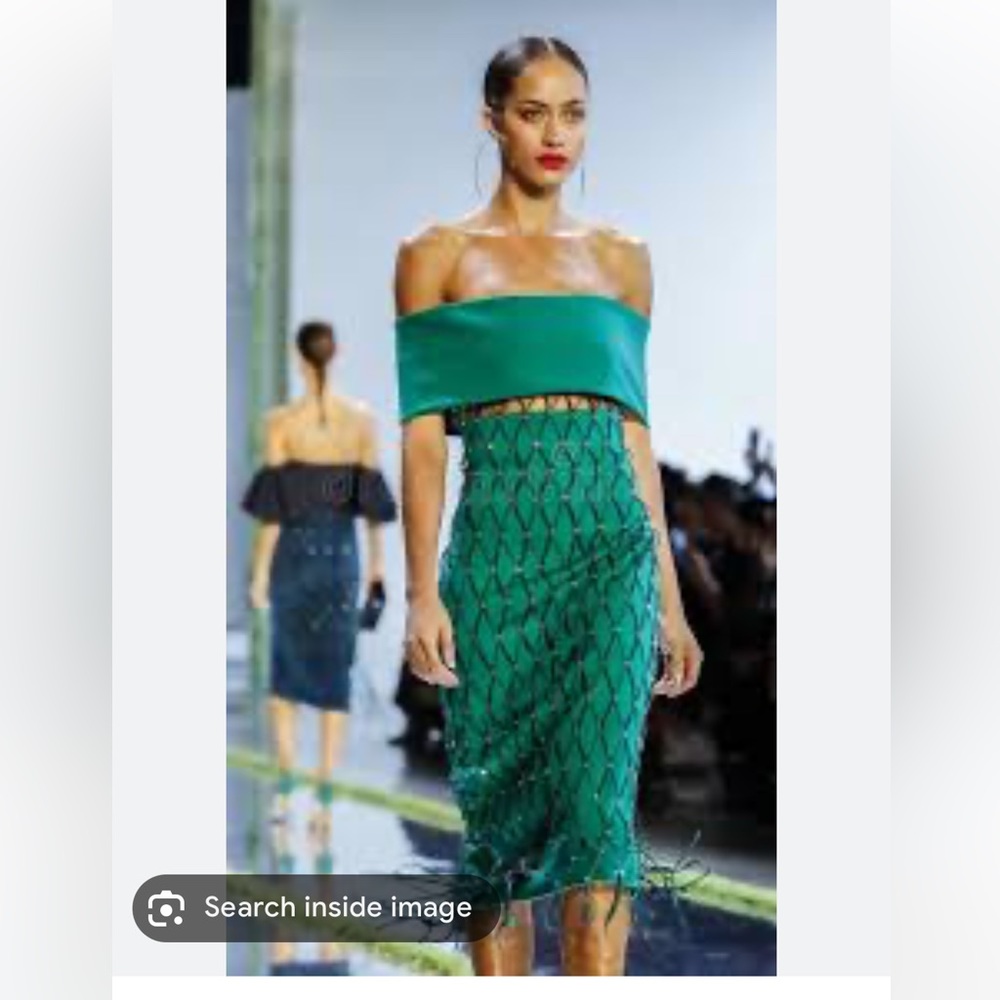 Cushnie et Ochs emerald green off-shoulder mesh overlay midi dress. Spring 2019 - Picture 2 of 3
